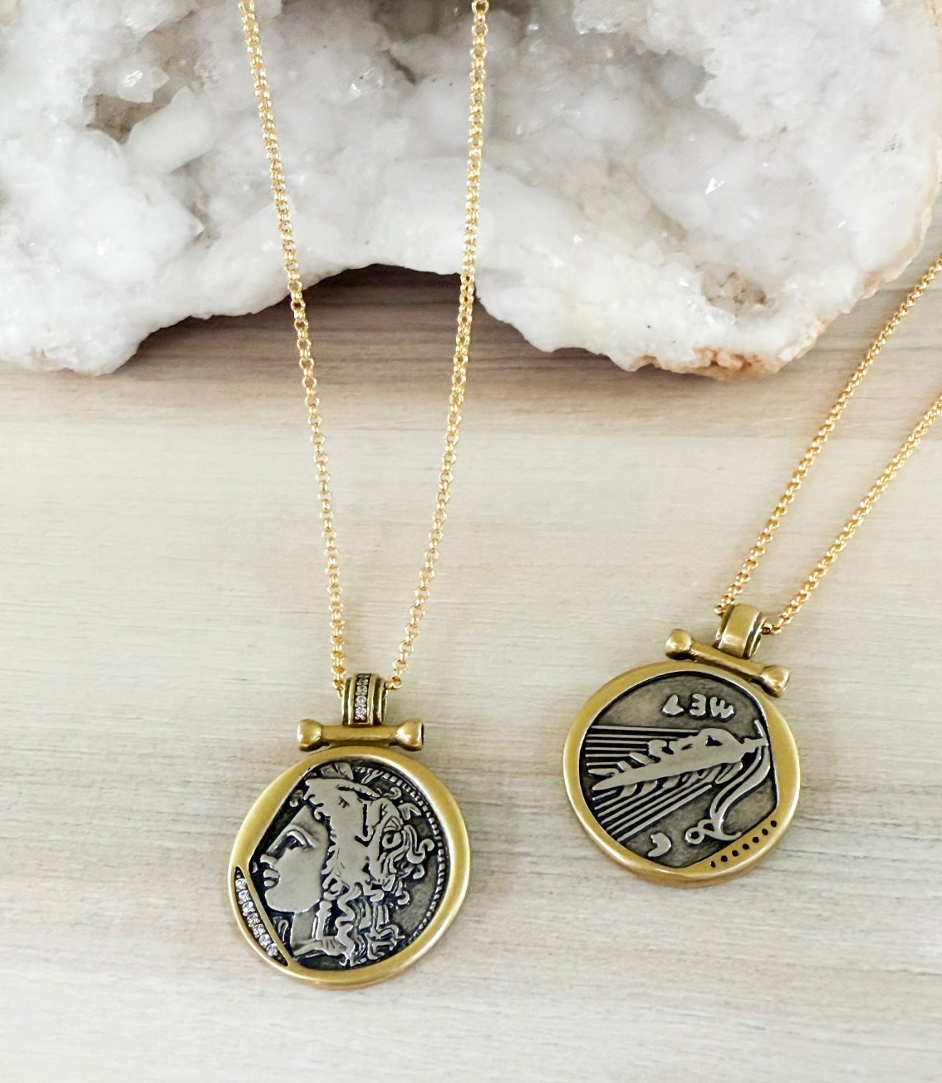 Medalla Griega Necklace