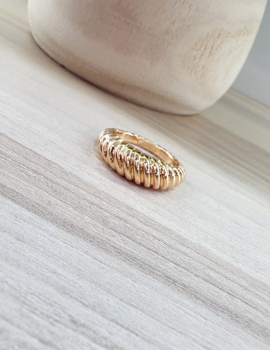 Twist Ring