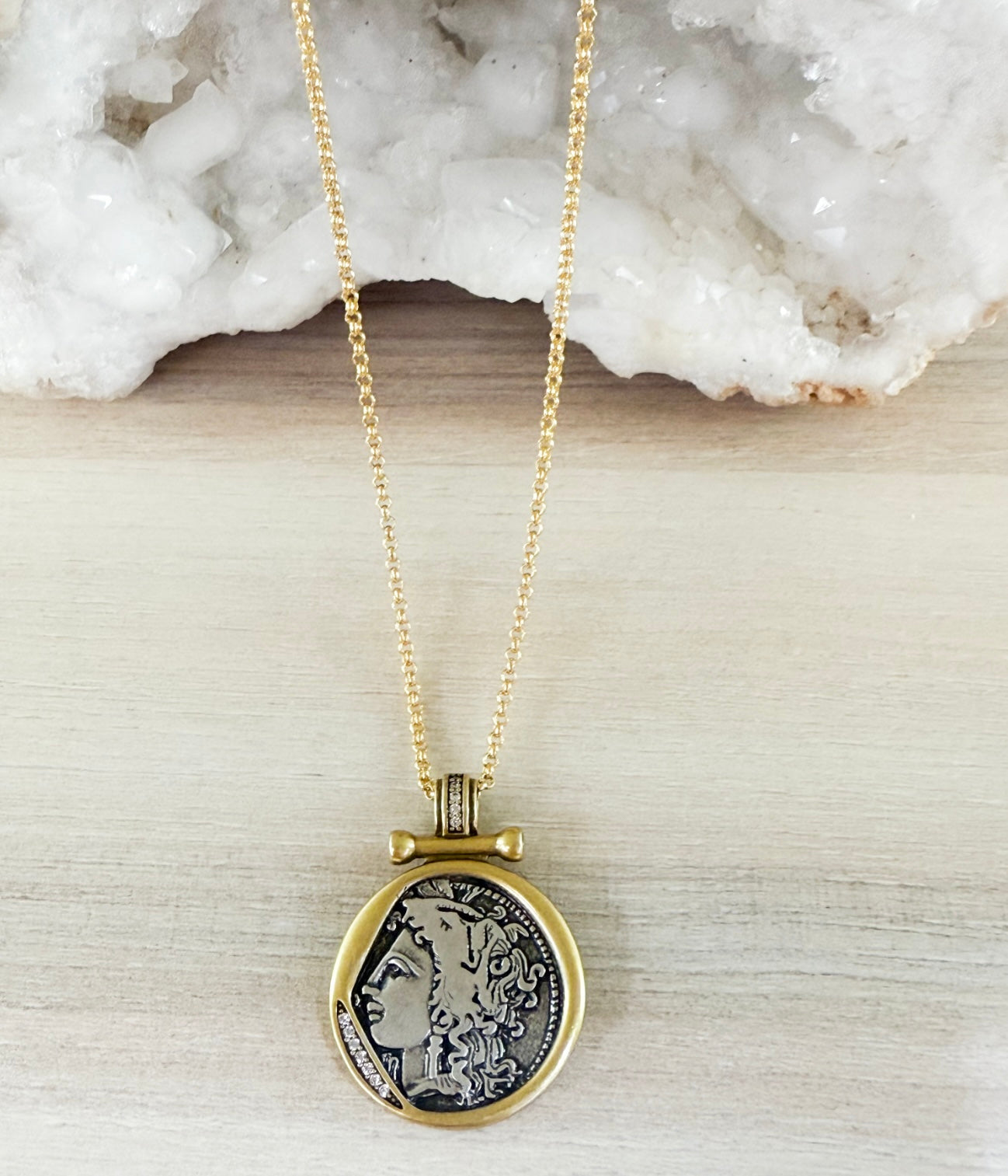 Medalla Griega Necklace