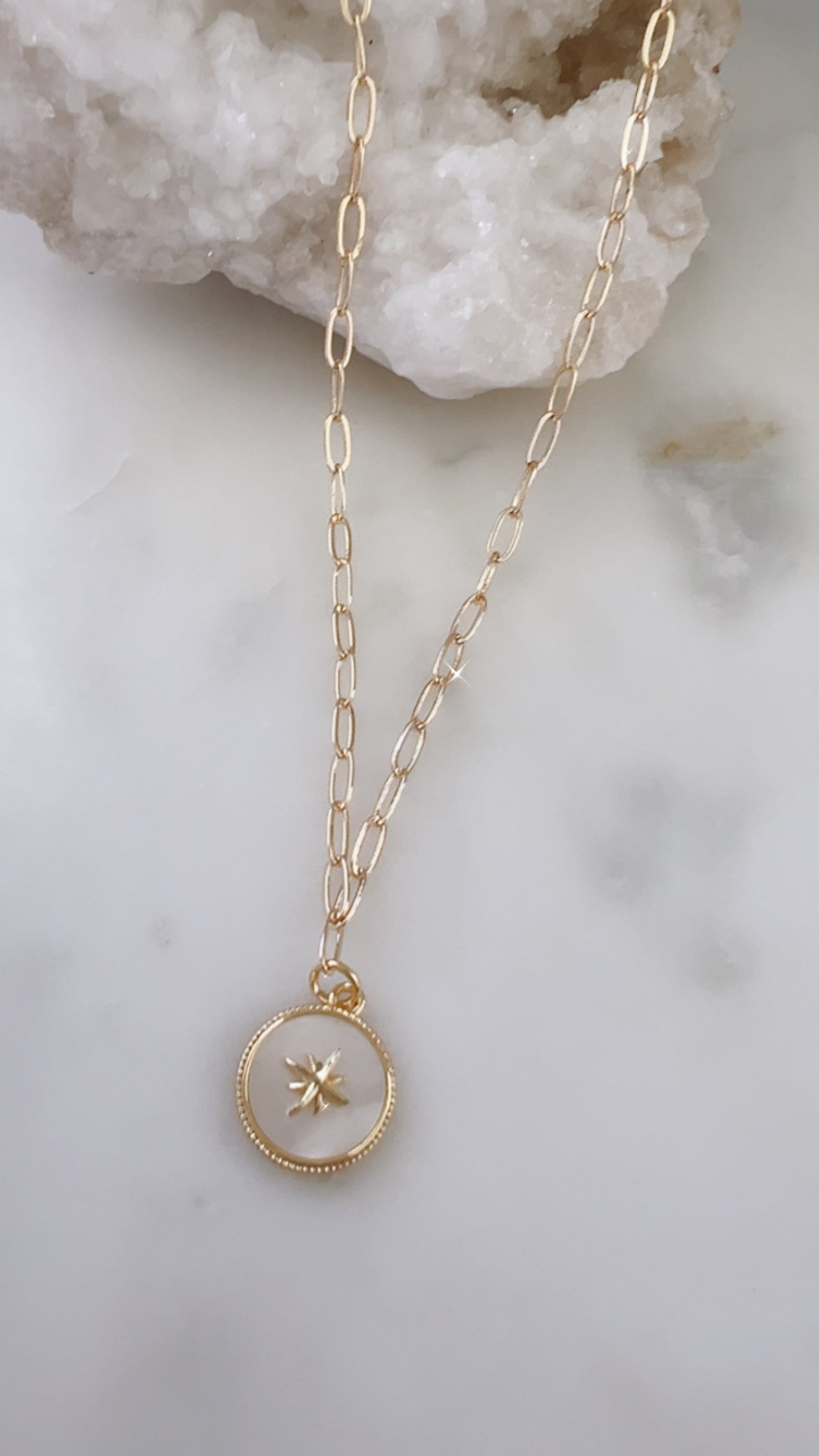 Nácar Star Necklace